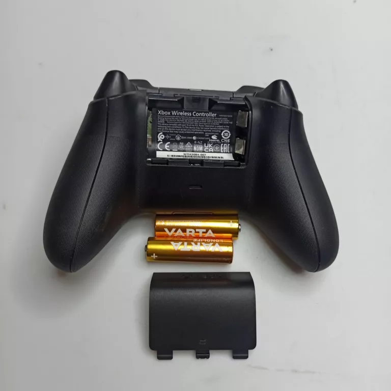 PAD DO XBOX 1914 / CZARNY