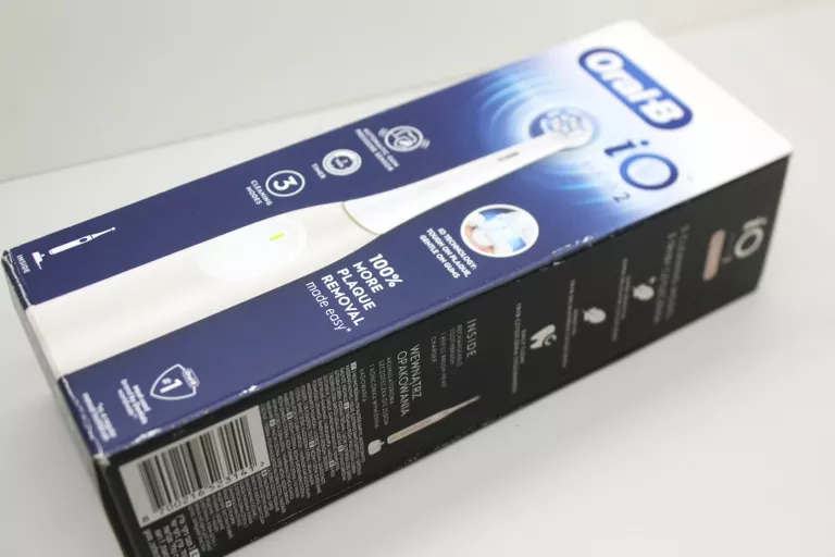 SZCZOTECZKA ORAL-B IO SERIES 2