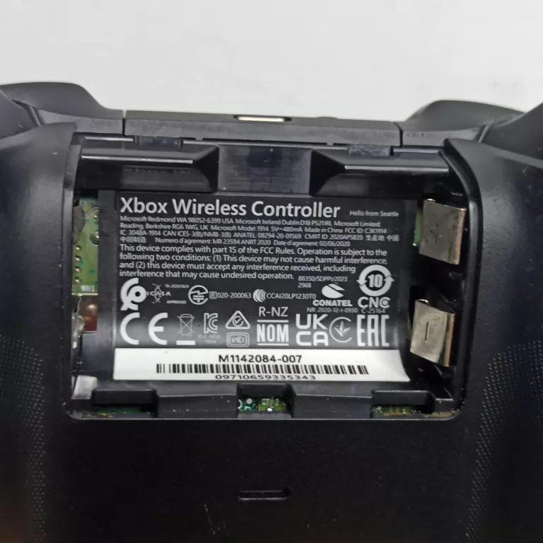 PAD DO XBOX 1914 / CZARNY