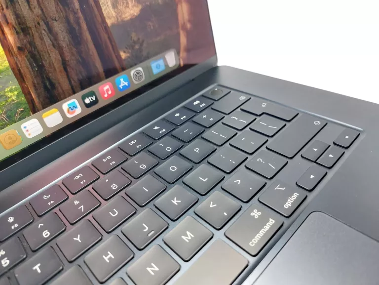 laptop-macbook-air-m4-2025-153-gwarancja-do-16042026-stan-11323-2