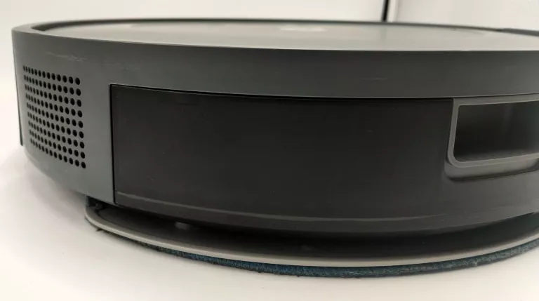 IROBOT ROOMBA ESSENTIAL ROBOT