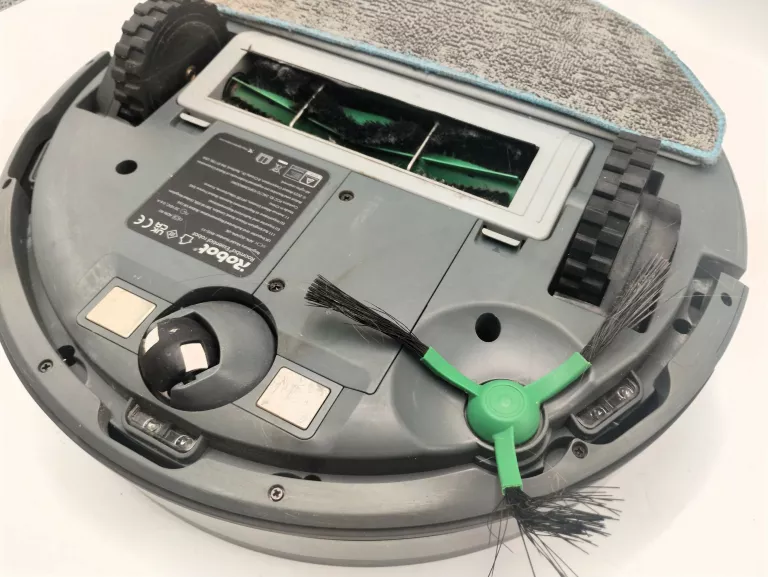 IROBOT ROOMBA ESSENTIAL ROBOT