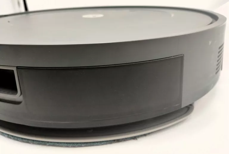IROBOT ROOMBA ESSENTIAL ROBOT