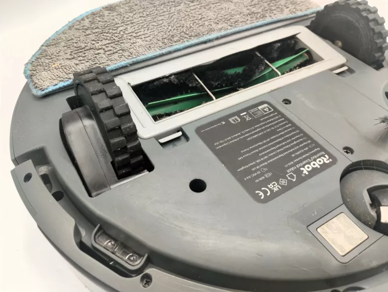 IROBOT ROOMBA ESSENTIAL ROBOT