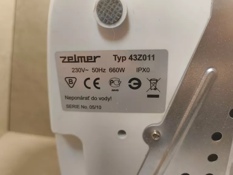 WYPIEKACZ DO CHLEBA ZELMER 43Z011