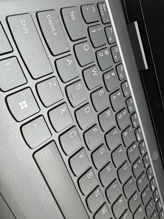 LAPTOP LENOVO LOQ 15IRH8 15,6" I5-13420H 16GB RAM