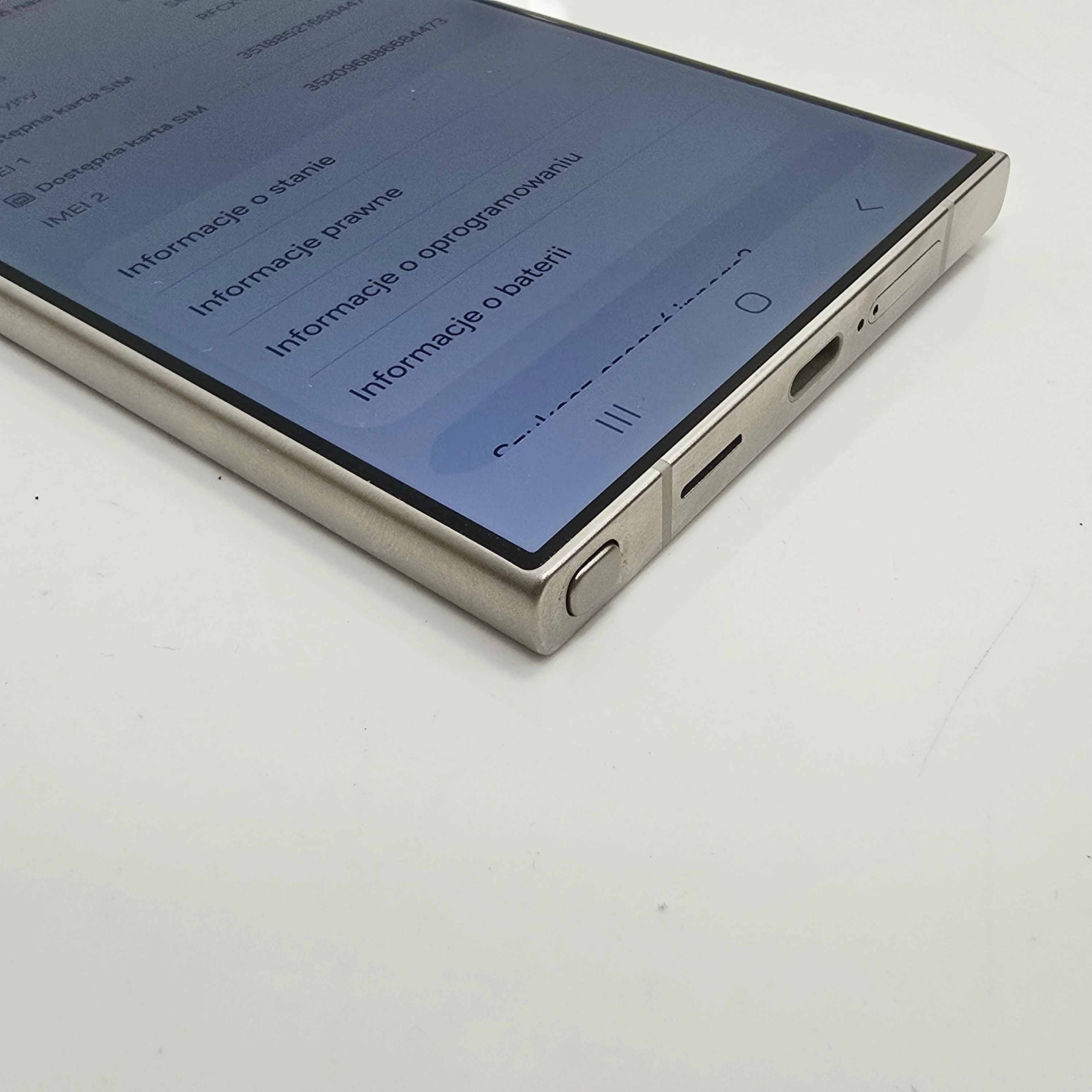 telefon-samsung-galaxy-s24-ultra-stan-11323-2