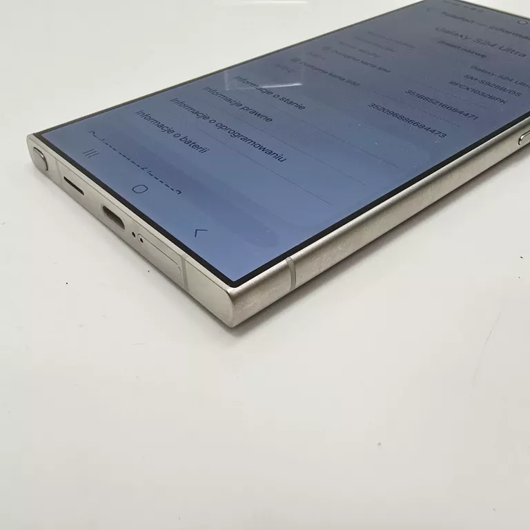 telefon-samsung-galaxy-s24-ultra-przekatna-ekranu-680