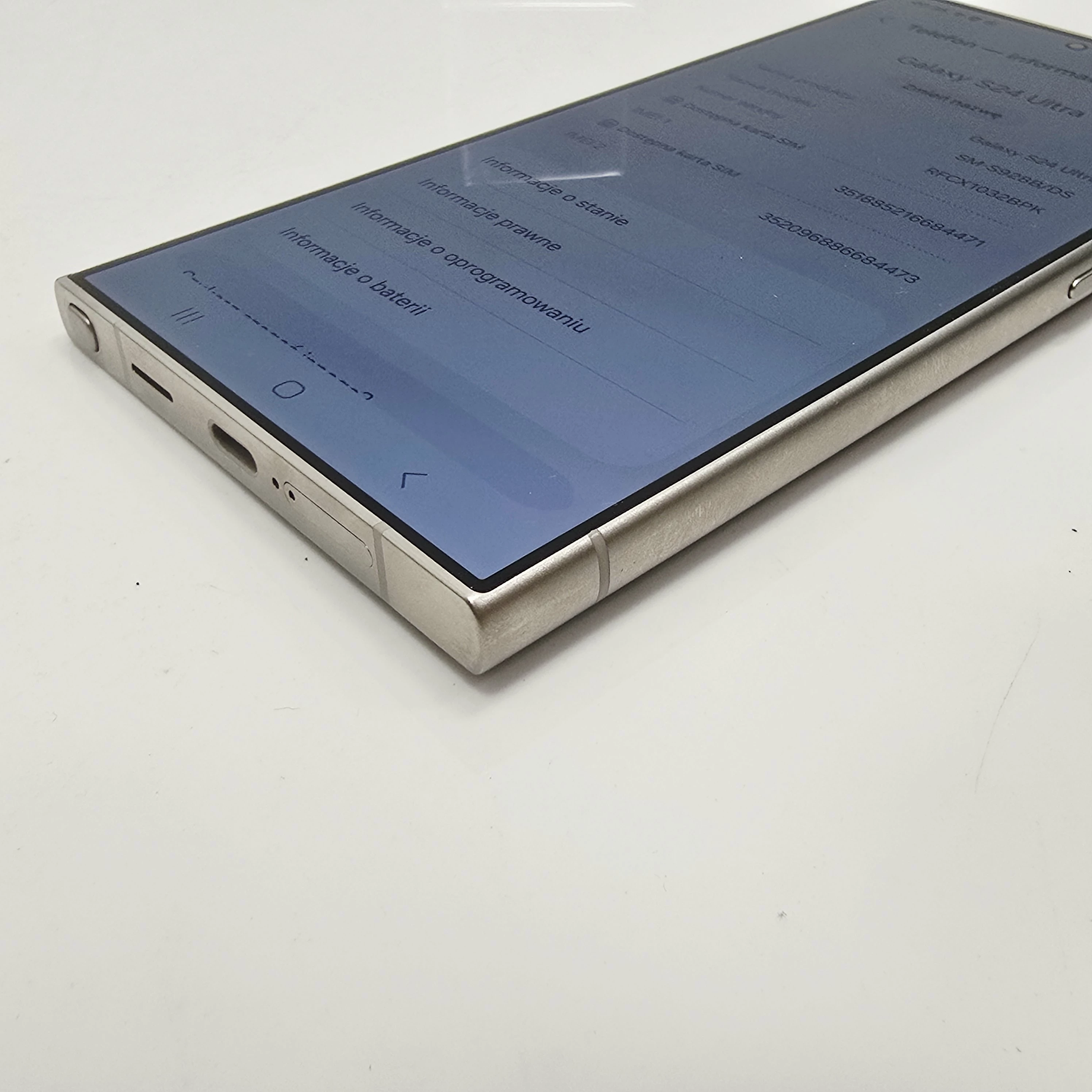 telefon-samsung-galaxy-s24-ultra-przekatna-ekranu-680