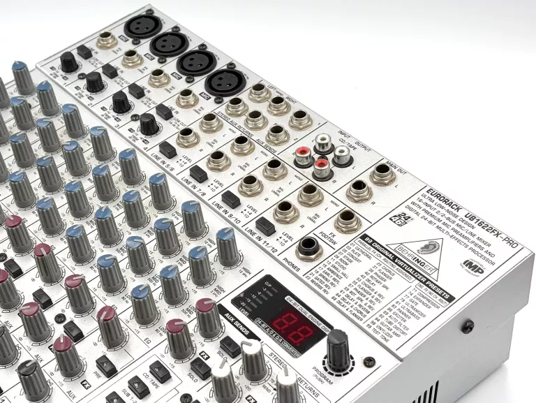 MIKSER BEHRINGER EURORACK UB1622FX-PRO