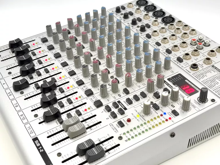 MIKSER BEHRINGER EURORACK UB1622FX-PRO