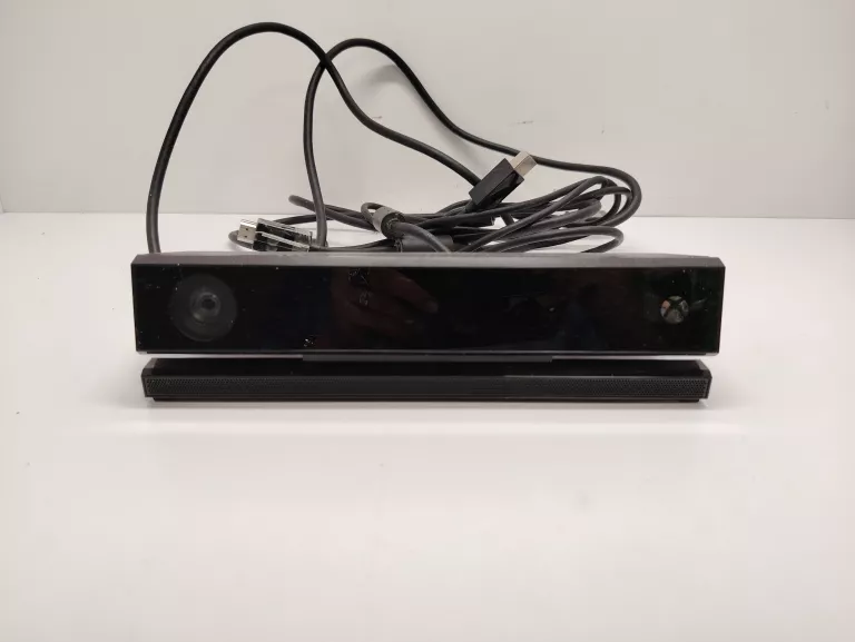 KONSOLA   XBOX ONE + KINECT + PAD