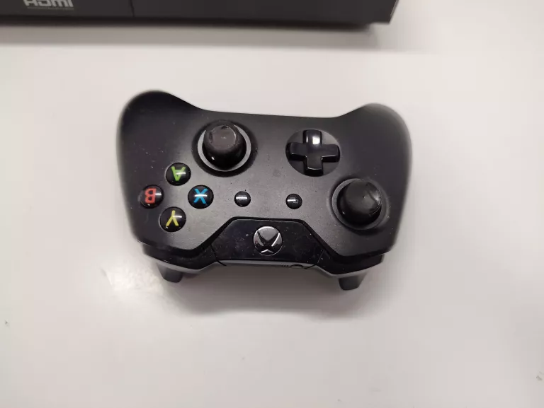 KONSOLA   XBOX ONE + KINECT + PAD