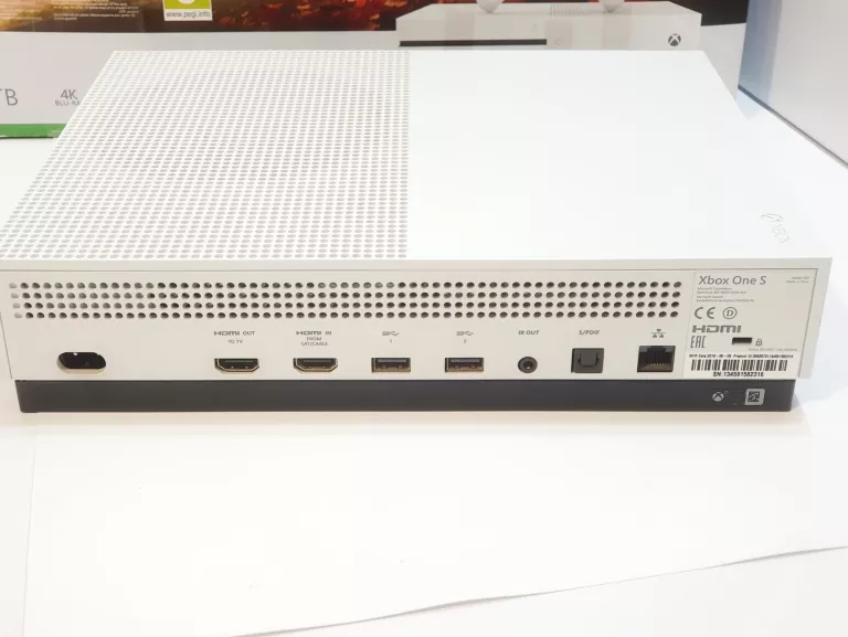 KONSOLA KONSOLA XBOX ONE S KOMPLET