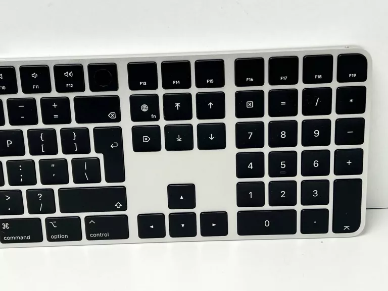 KLAWIATURA APPLE KEYBOARD Z TOUCH ID I POLEM NUMERYCZNYM