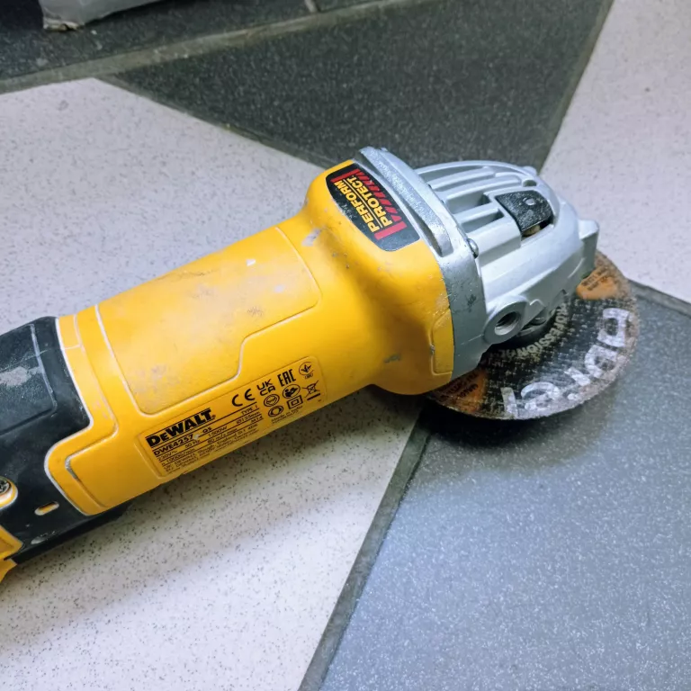 SZLFIERKA DEWALT DWE4257-QS