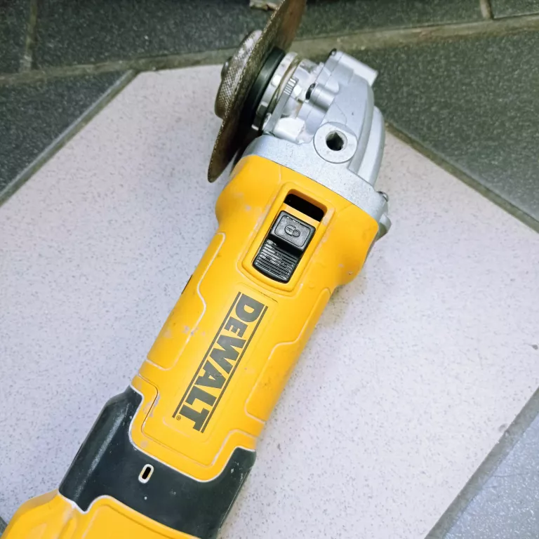 SZLFIERKA DEWALT DWE4257-QS