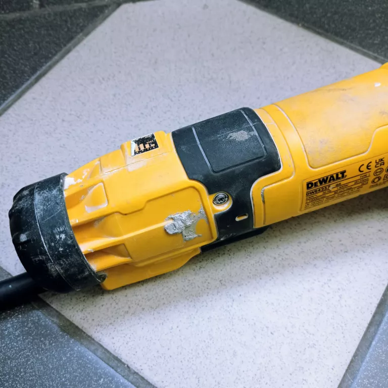 SZLFIERKA DEWALT DWE4257-QS