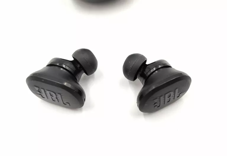 sluchawki-bt-jbl-race-tws-opis-transmisja-sygnalu-203713-217785