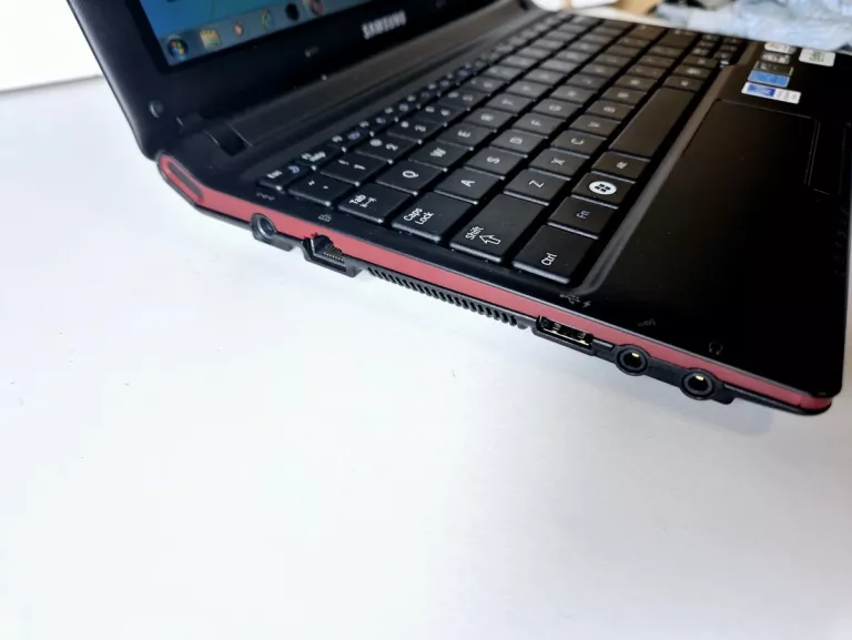 LAPTOP SAMSUNG N150 PLUS 10,1 + ETUI, ZASILACZ