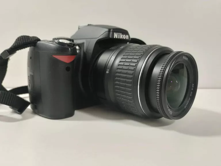 APARAT NIKON D40 Z OBIEKTYWEM BAT ŁAD