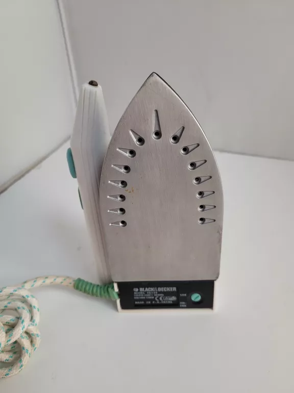 ŻELAZKO TURYSTYCZNE BLACK&DECKER VA150
