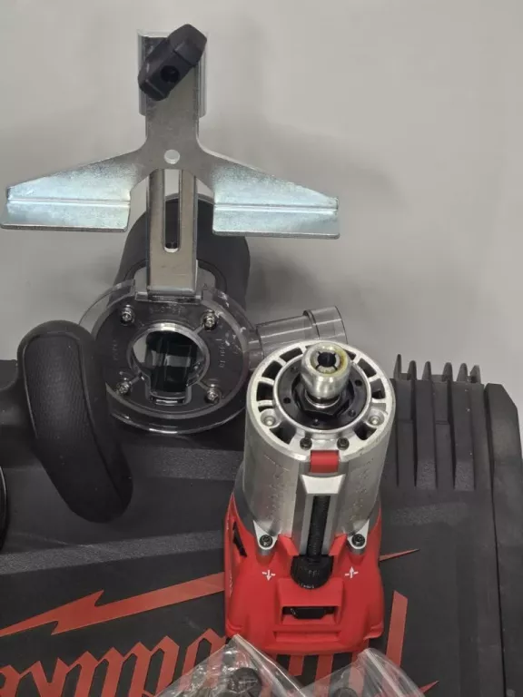 FREZARKA FUEL GÓRNOWRZECIONOWA MILWAUKEE M18 FTR8 WALIZKA