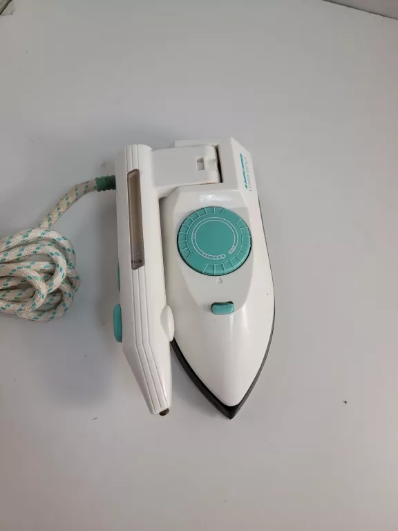 ŻELAZKO TURYSTYCZNE BLACK&DECKER VA150