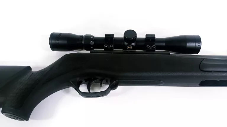 WIATRÓWKA GAMO CFX 4,5 MM / FUTERAŁ / ŚRUT