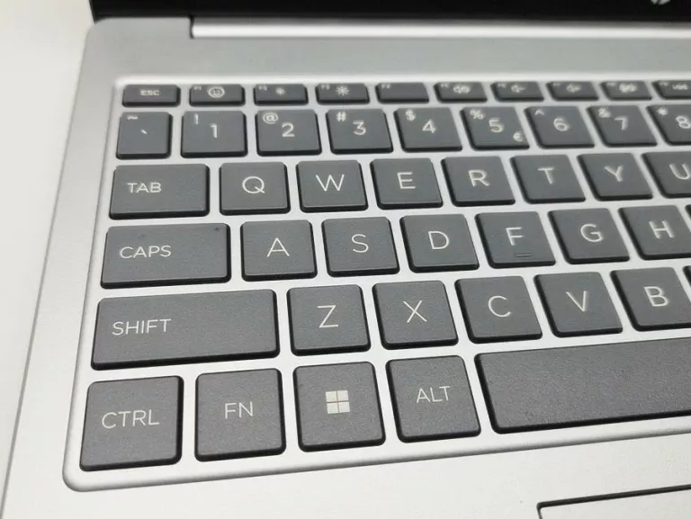 LAPTOP HP 15-FD0001NW I3-1315U/8GB/512GB SSD/WIN11