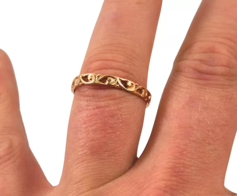 UROCZY ZŁOTY PIERŚCIONEK 14K P.585 1,85 G / ROZMIAR: 18