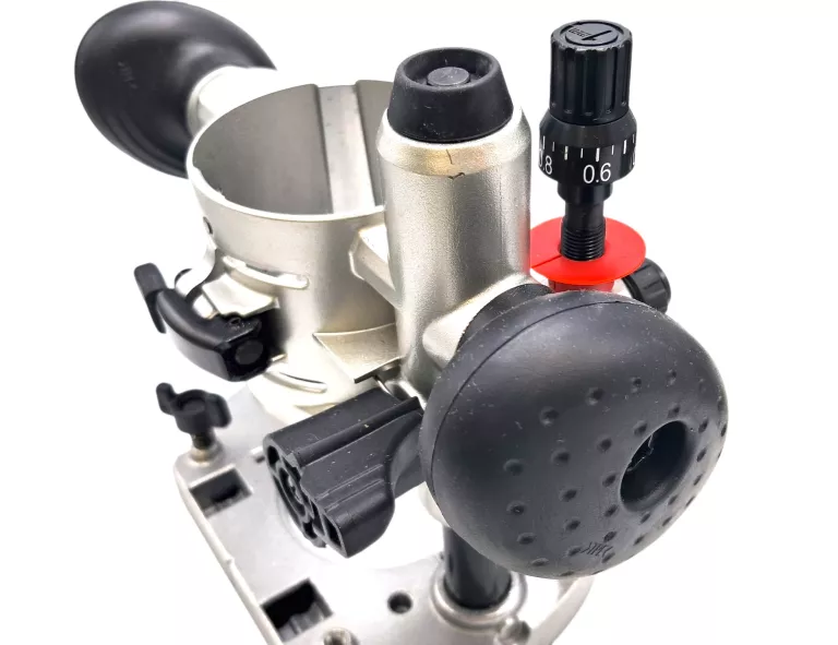 FREZARKA GÓRNOWRZECIONOWA KRAWĘDZIOWA MAKITA RT0702CX2J 710W ELEKTRYCZNA
