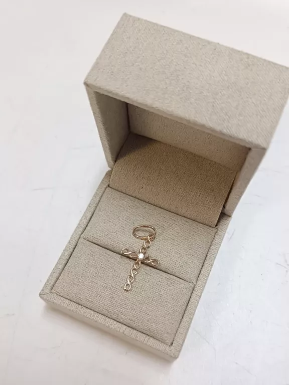 zloty-krzyzyk-585-049g-ean-gtin-5900025052822