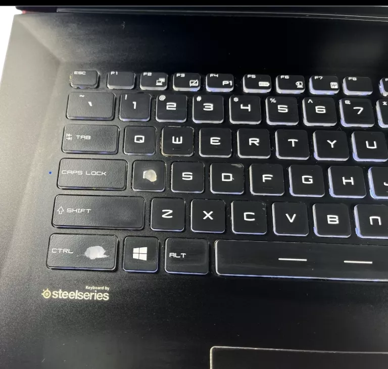 LAPTOP STEELSERIES MSI 3168NGW 17,3``