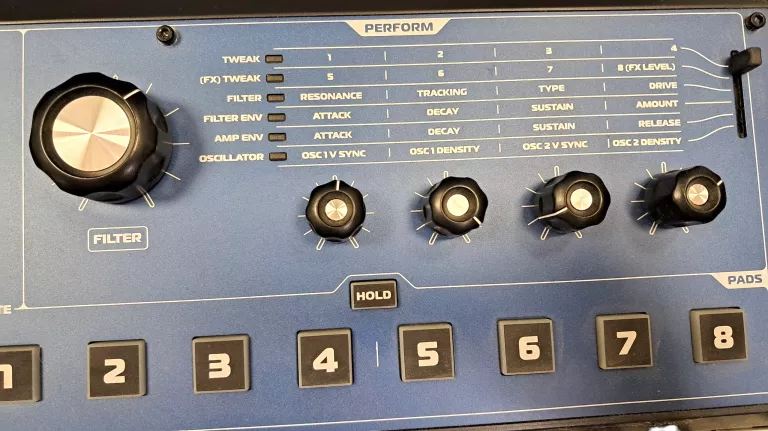 NOVATION MININOVA SYNTEZATOR ANALOGOWY DŹWIĘKU