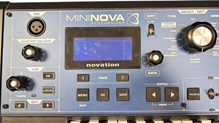 NOVATION MININOVA SYNTEZATOR ANALOGOWY DŹWIĘKU