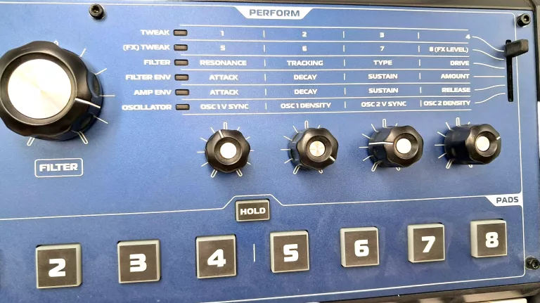 NOVATION MININOVA SYNTEZATOR ANALOGOWY DŹWIĘKU