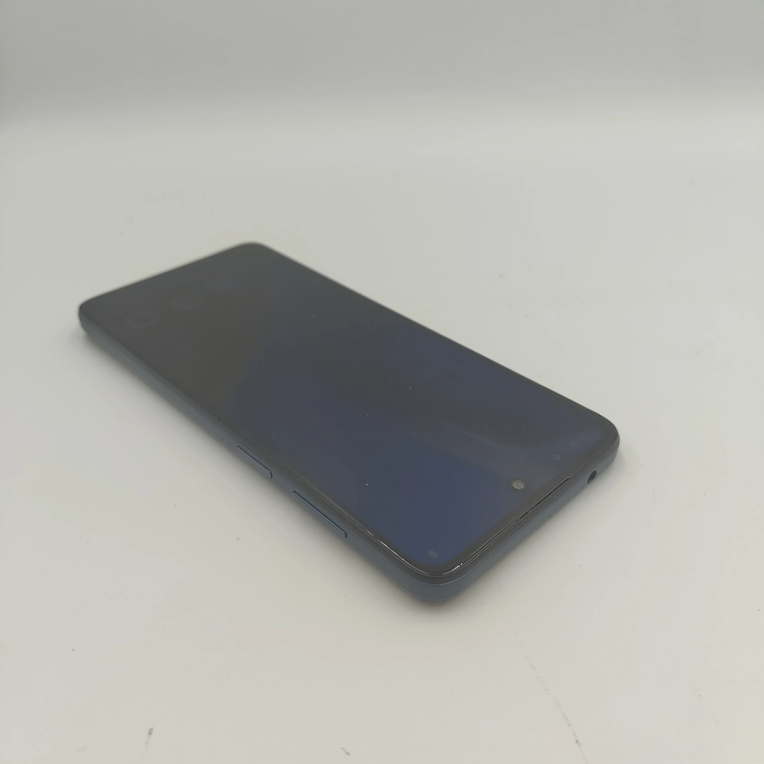 telefon-motorola-e32s-wbudowana-pamiec-202869-214197