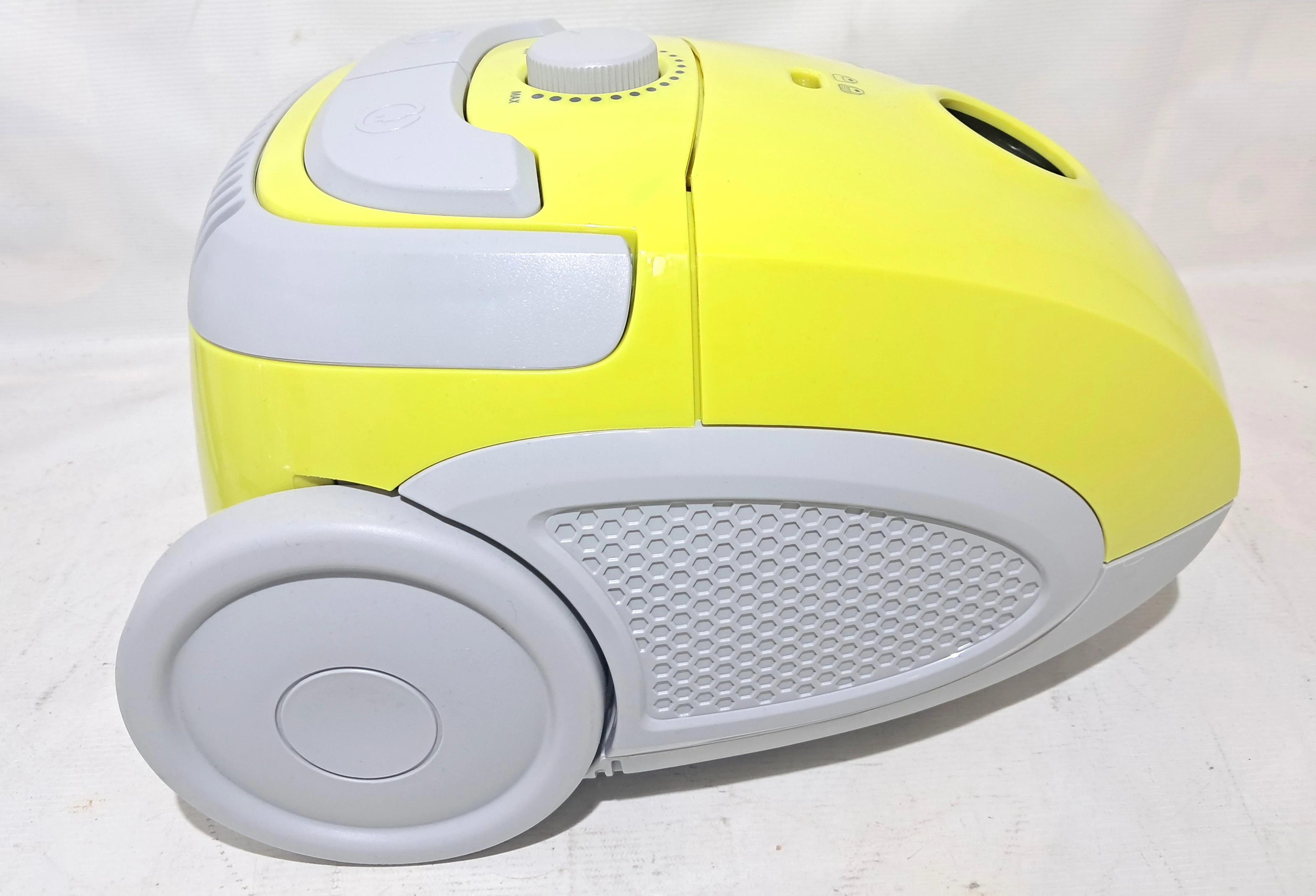 odkurzacz-zelmer-jozek-zielony-zvc211-ideal-zasieg-pracy-500