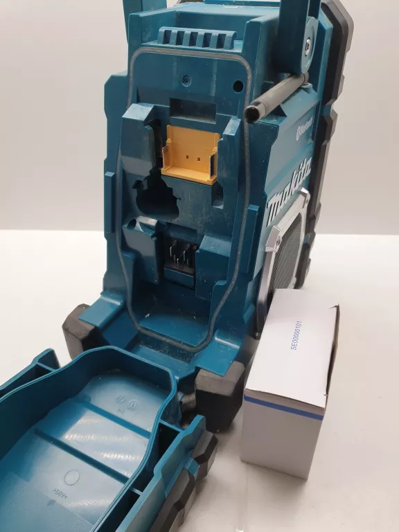 radio-budowlane-makita-dmr108n-waga-urzadzenia-430