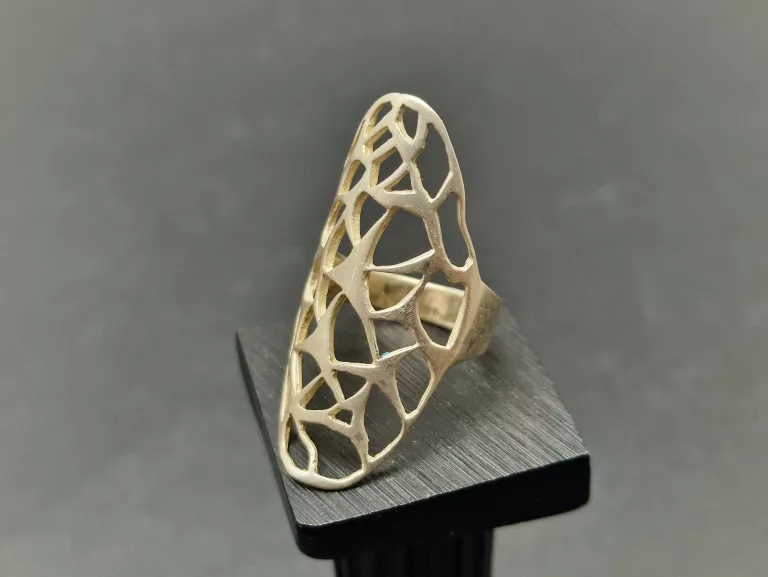 SREBRNY PIERŚCIEŃ 925 5,44G R21