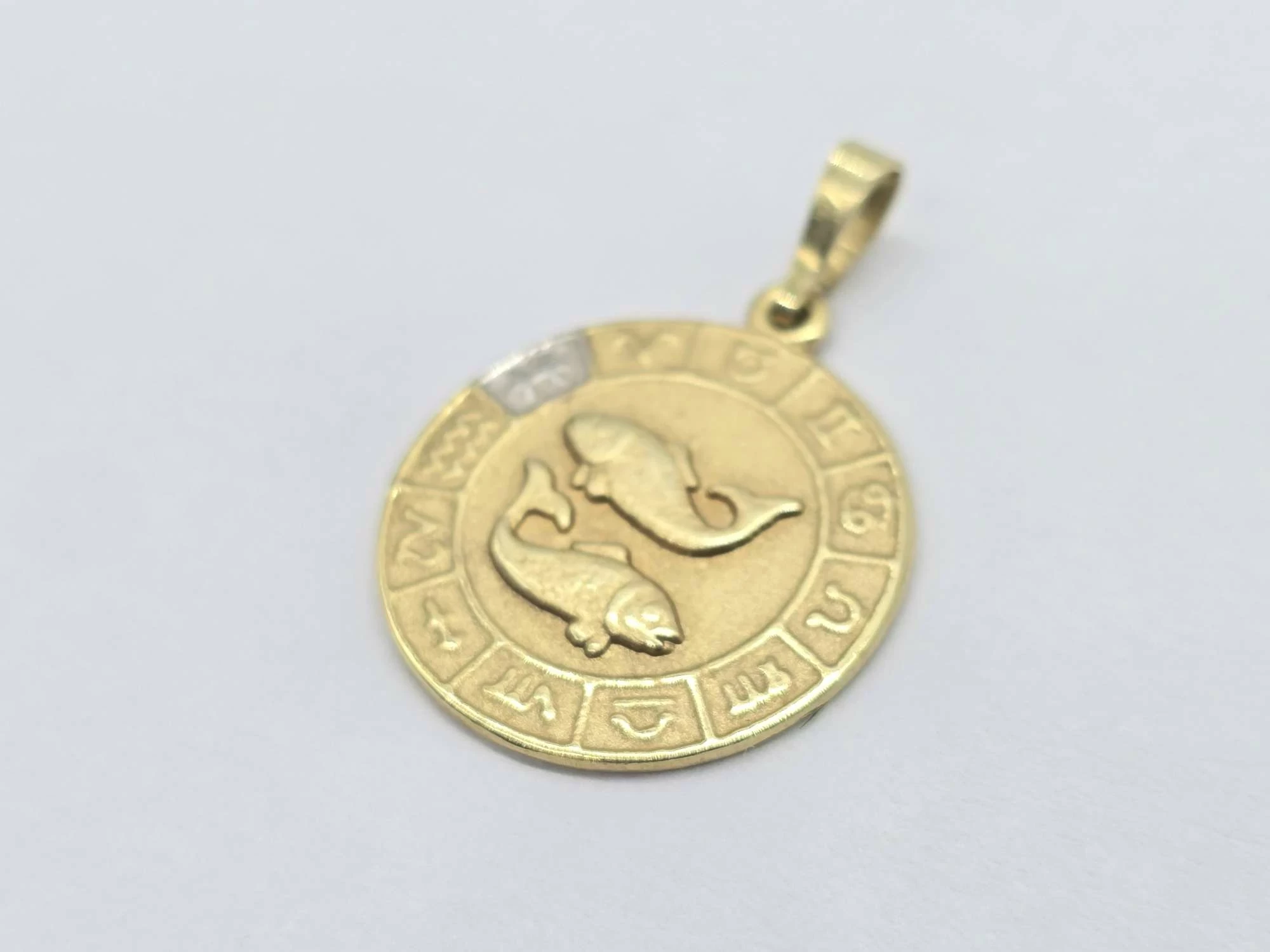 zlota-zawieszka-znak-zodiaku-ryby-395g585-stan-11323-2