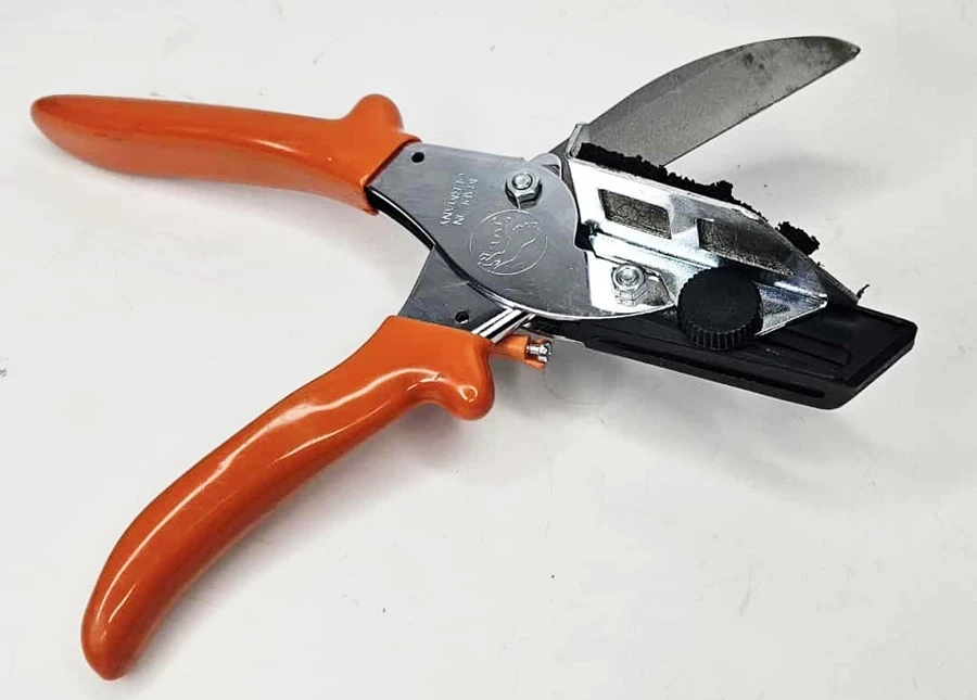 nozyce-do-ciecia-kanalow-kablowych-245mm-lowe-3606-stan-11323-2