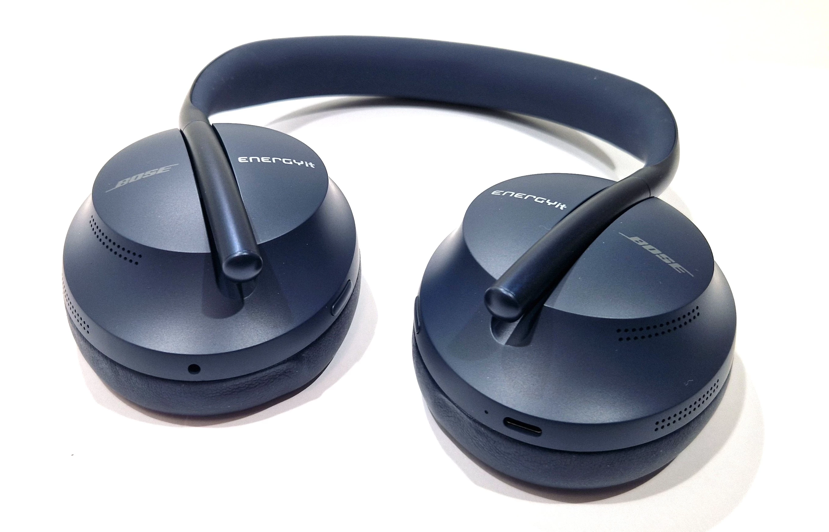 sluchawki-bt-bose-nc-700-hp-stan-11323-2