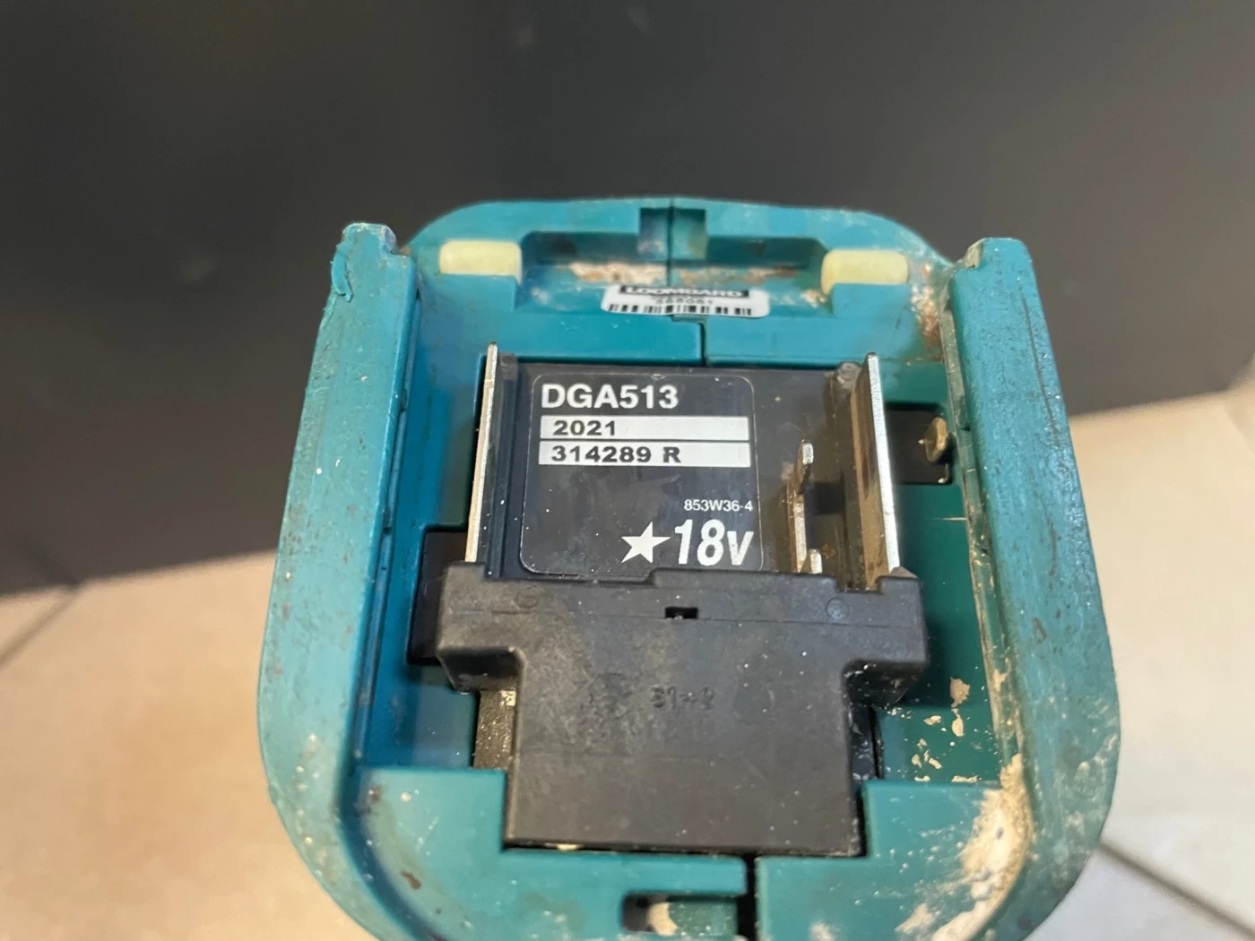 makita-dga513ladaku-5ah-maksymalna-moc-75000