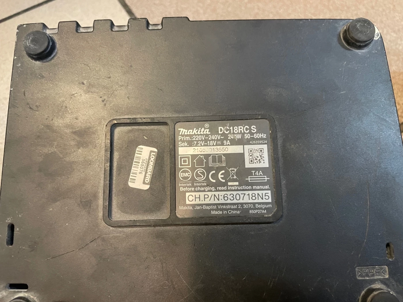 makita-dga513ladaku-5ah-napiecie-zasilania-1800