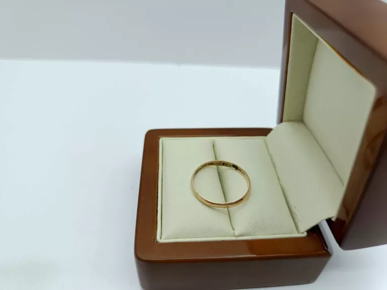 ZŁOTA OBRĄCZKA 1,05G PR.585 R18 OPIS