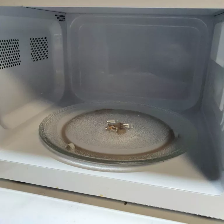 mikrofalowka-carrefour-home-hmor20wc-25-stan-11323-2