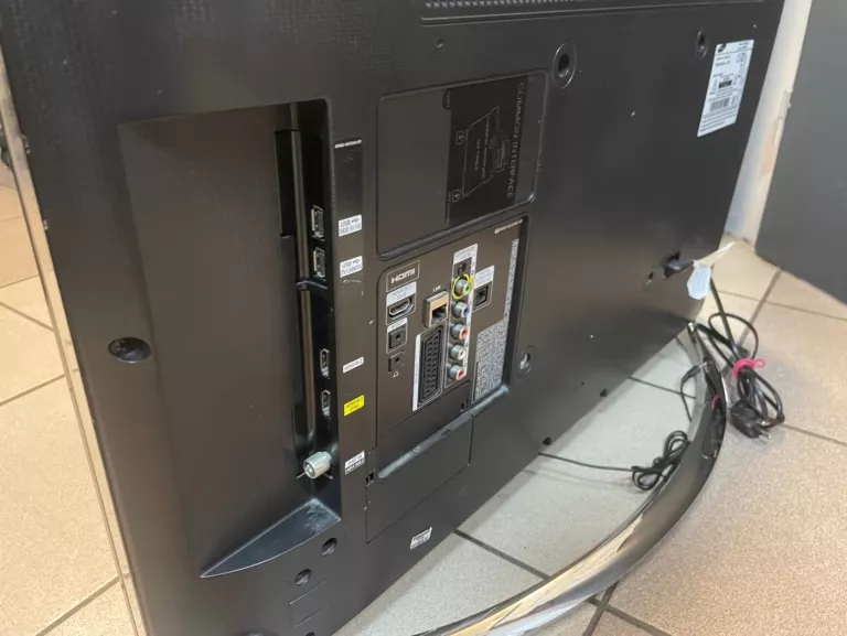 TELEWIZOR SAMSUNG UE32F4500W + PILOT