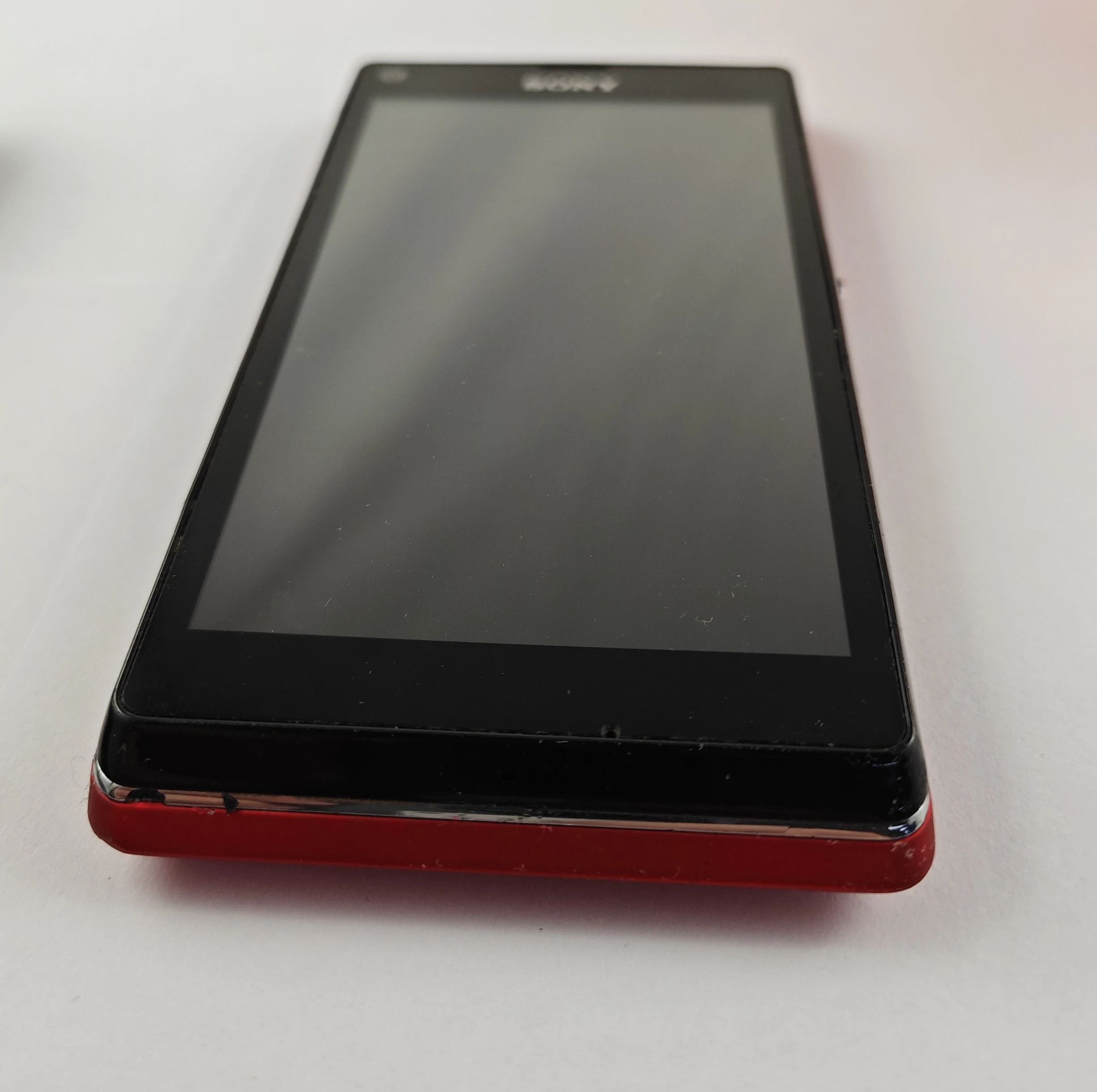 telefon-sony-xperia-l-c2105-typ-202685-212929